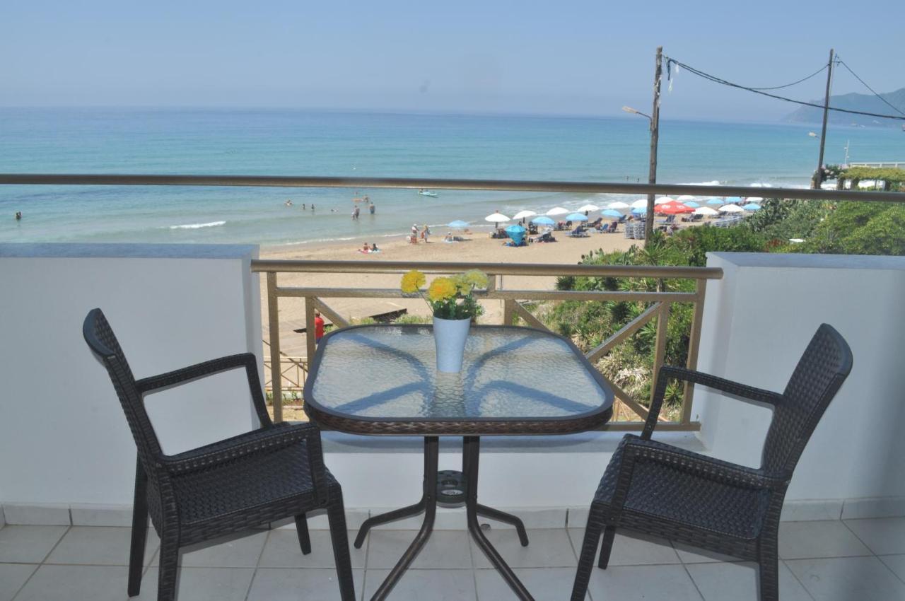 Beachfront Studio Apartments In Agios Gordios Beach Εξωτερικό φωτογραφία